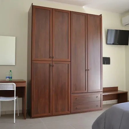 Guesthouse Holiday Formia Beach * Φόρμια