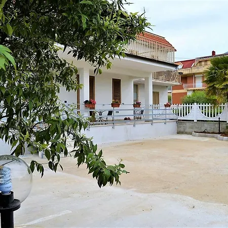 Guesthouse Holiday Formia Beach Πανσιόν *