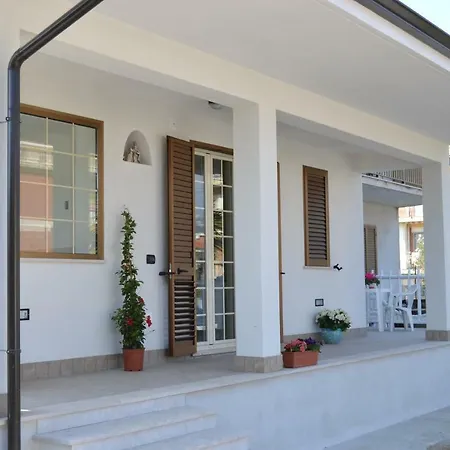 Guesthouse Holiday Formia Beach *
